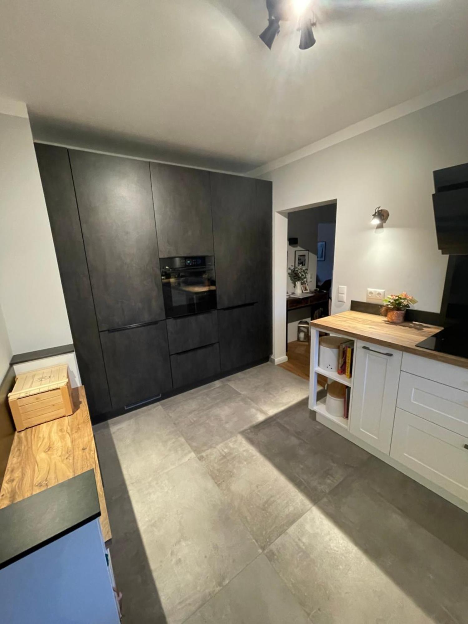 Dyke Apartment